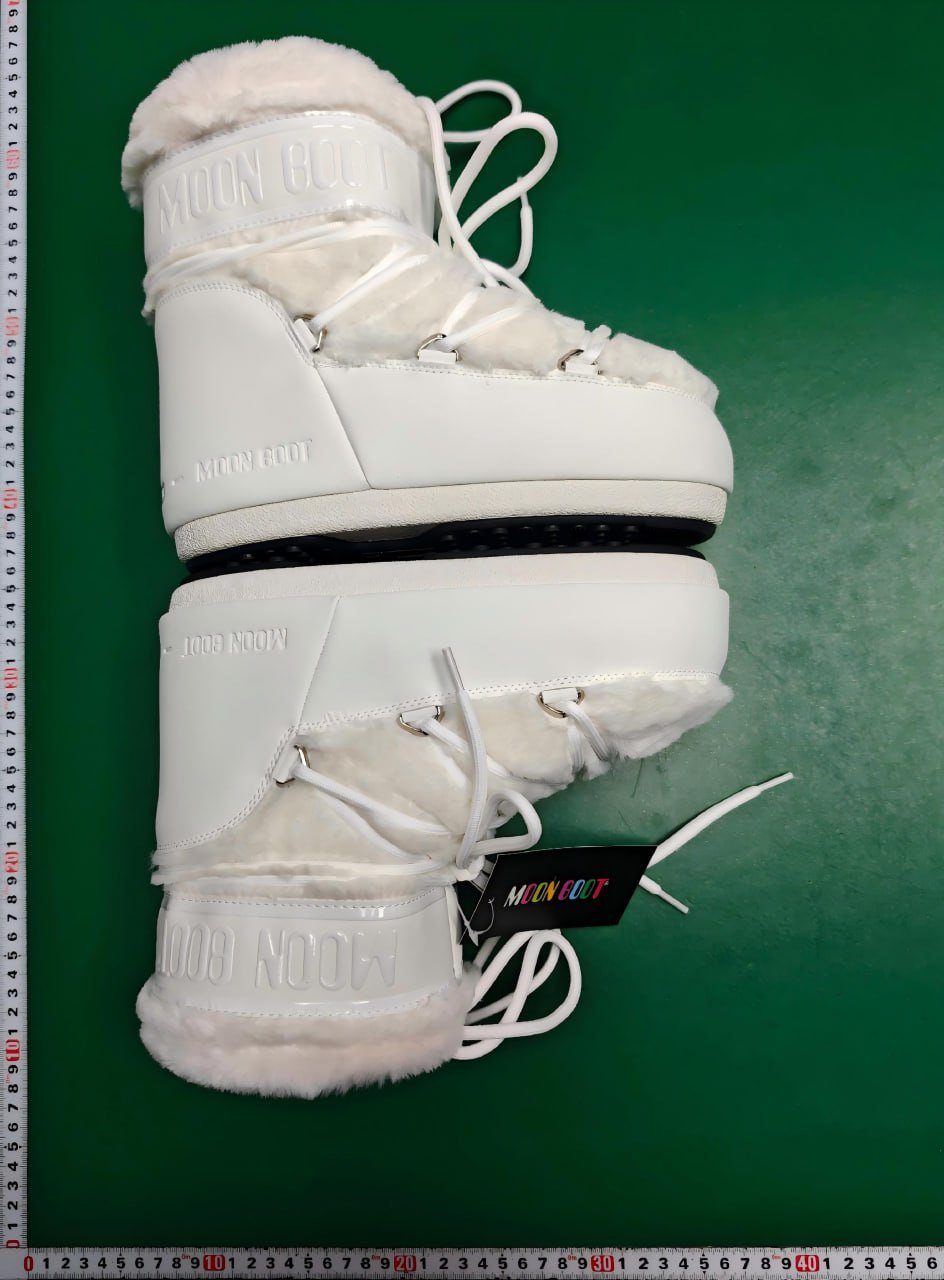 moon boot icon  Christmas ski boots