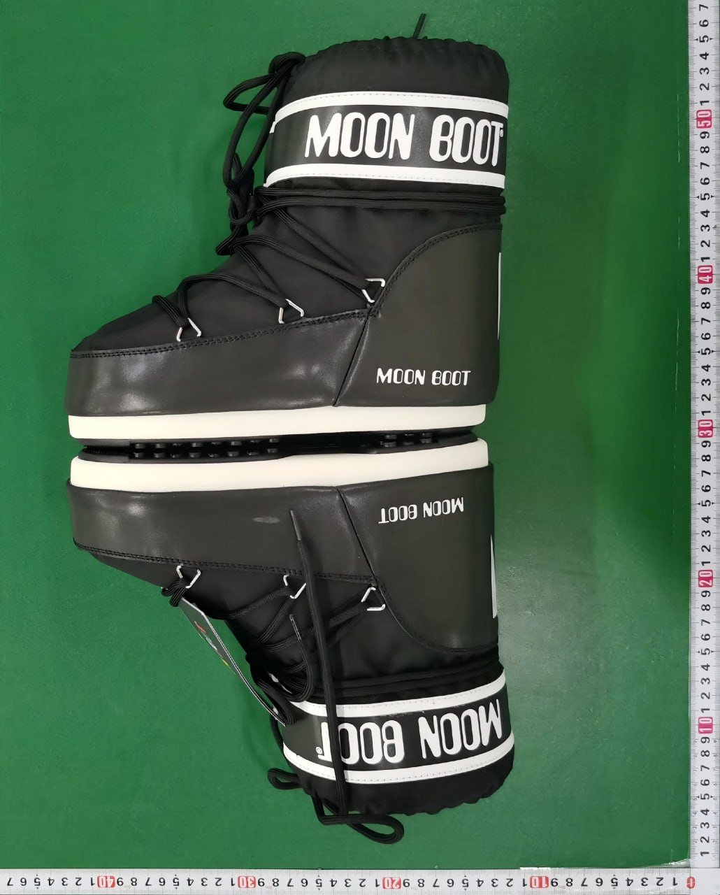moon boot icon  Christmas ski boots