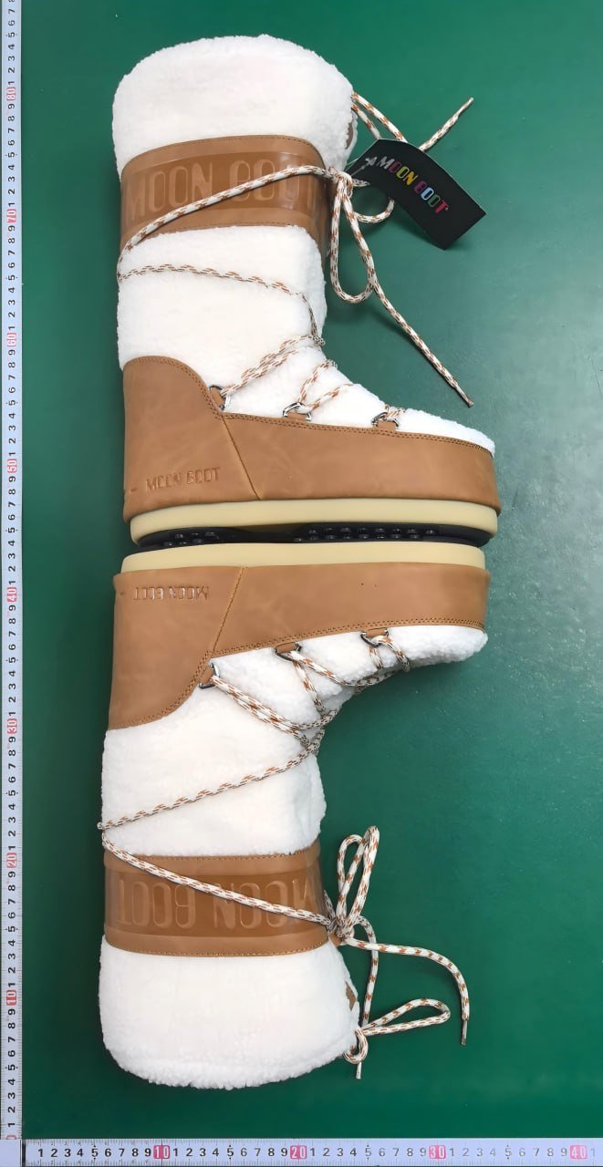 moon boot icon  Christmas ski boots