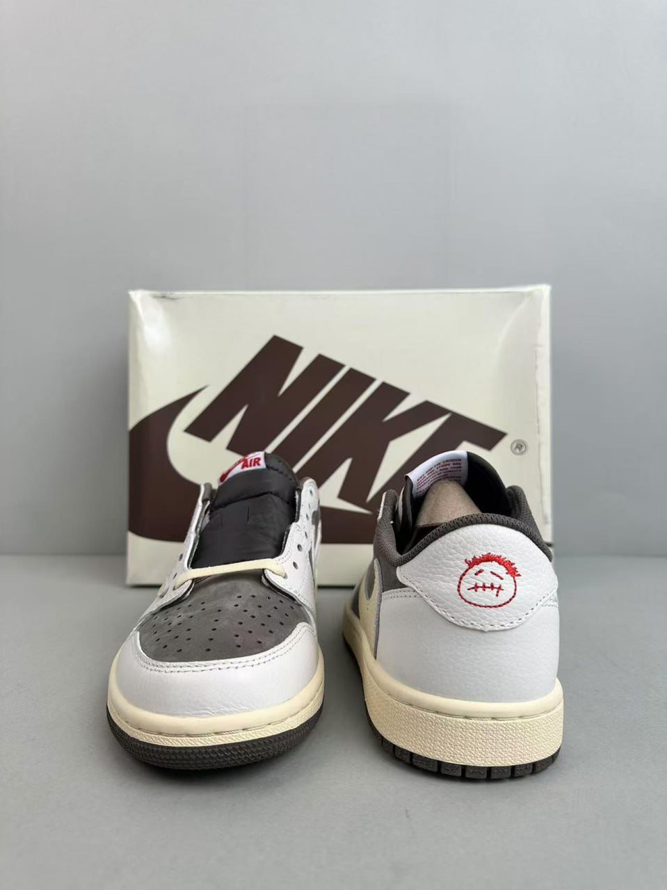 Jordan 1 Low x Travis Scott