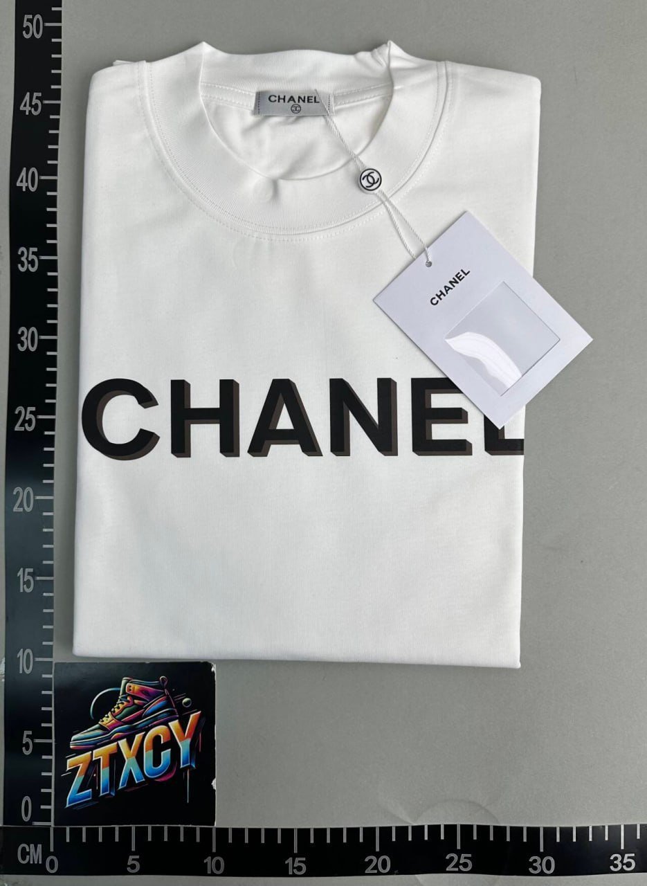 Chanel tee