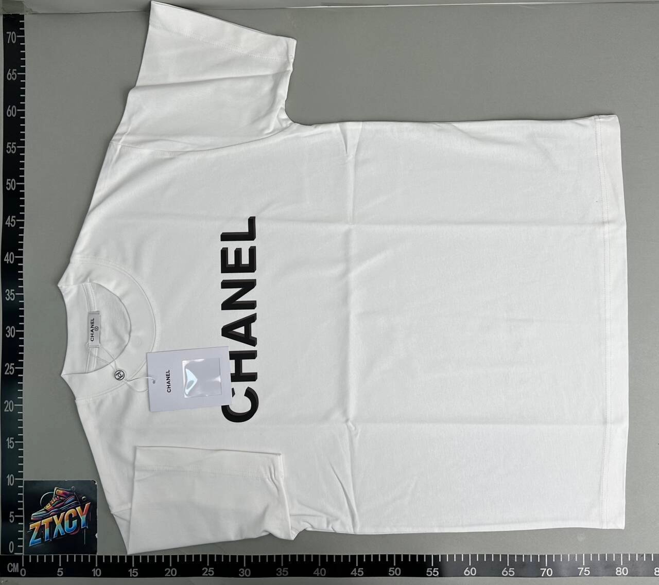 Chanel tee
