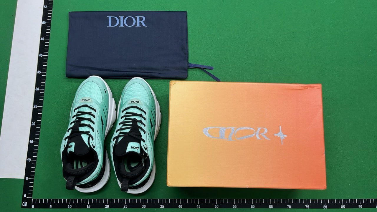 Dior B44