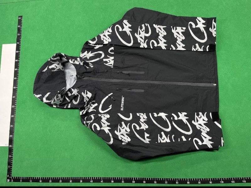Carhartt WIP Hooded Jacket - Stylish & Durable Outdoor Wear